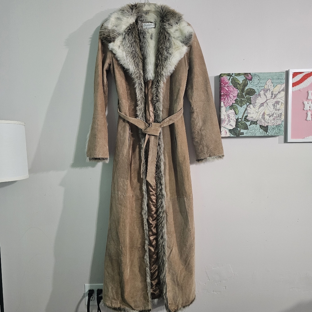 VINTAGE Y2K Charlotte Russe suede long coat with faux fur trim, size M